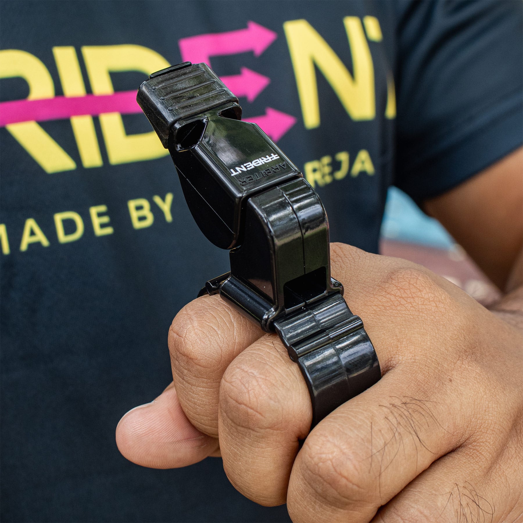 Trident Arbiter SG Finger Grip Whistle - Image 8