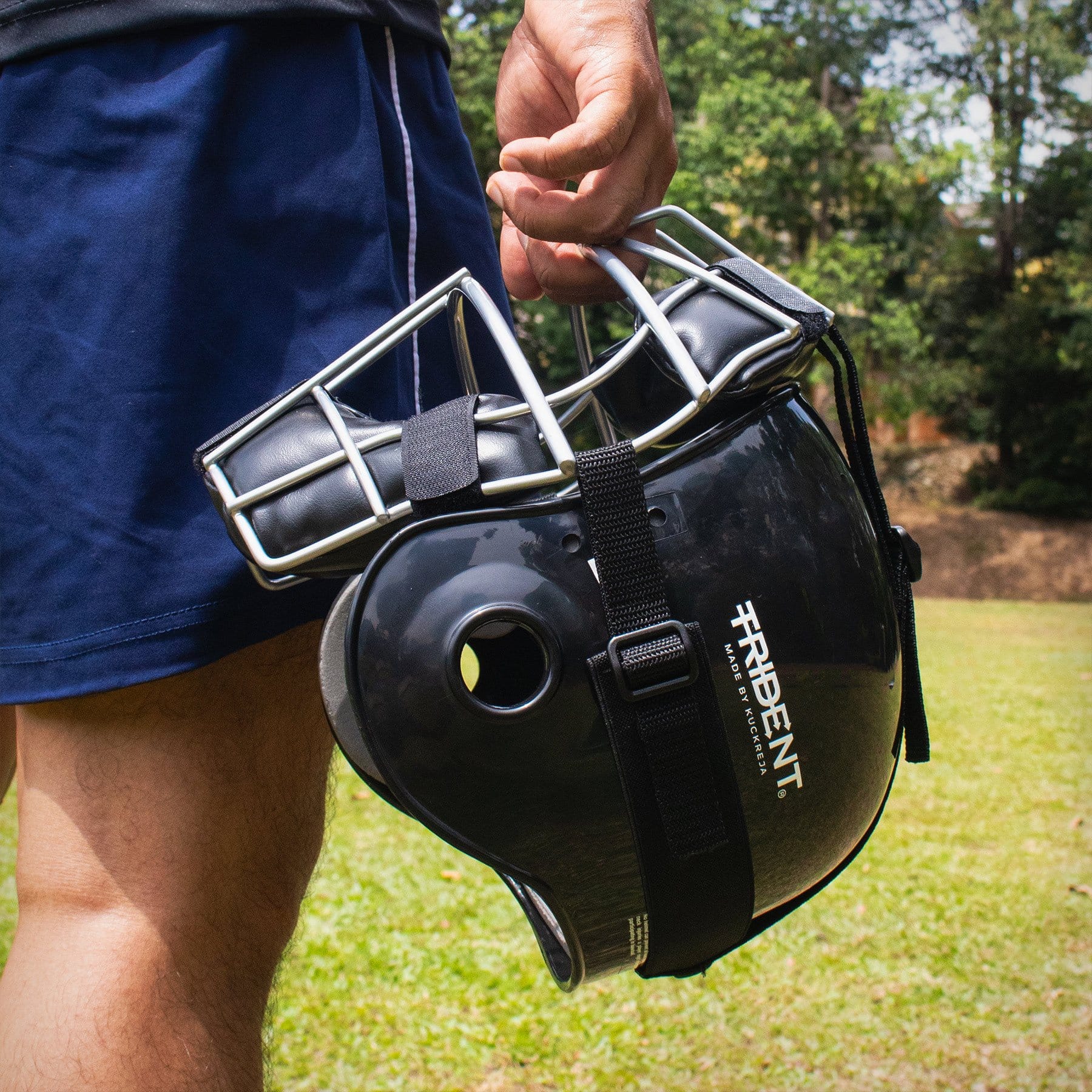 Trident Milestone Softball Catchers Helmet - Image 6
